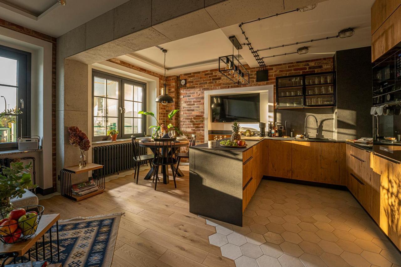 Apartment Industrial 