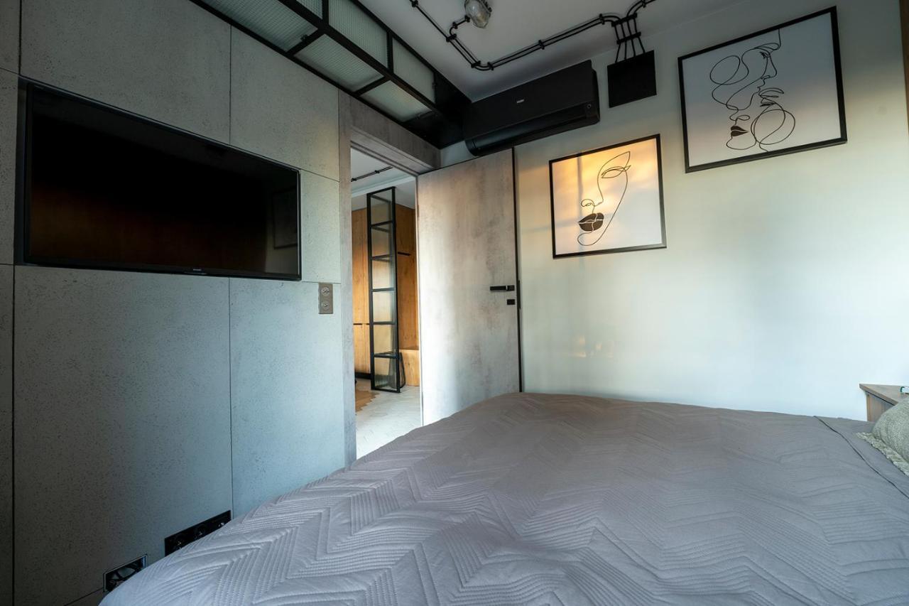 Apartment Industrial 