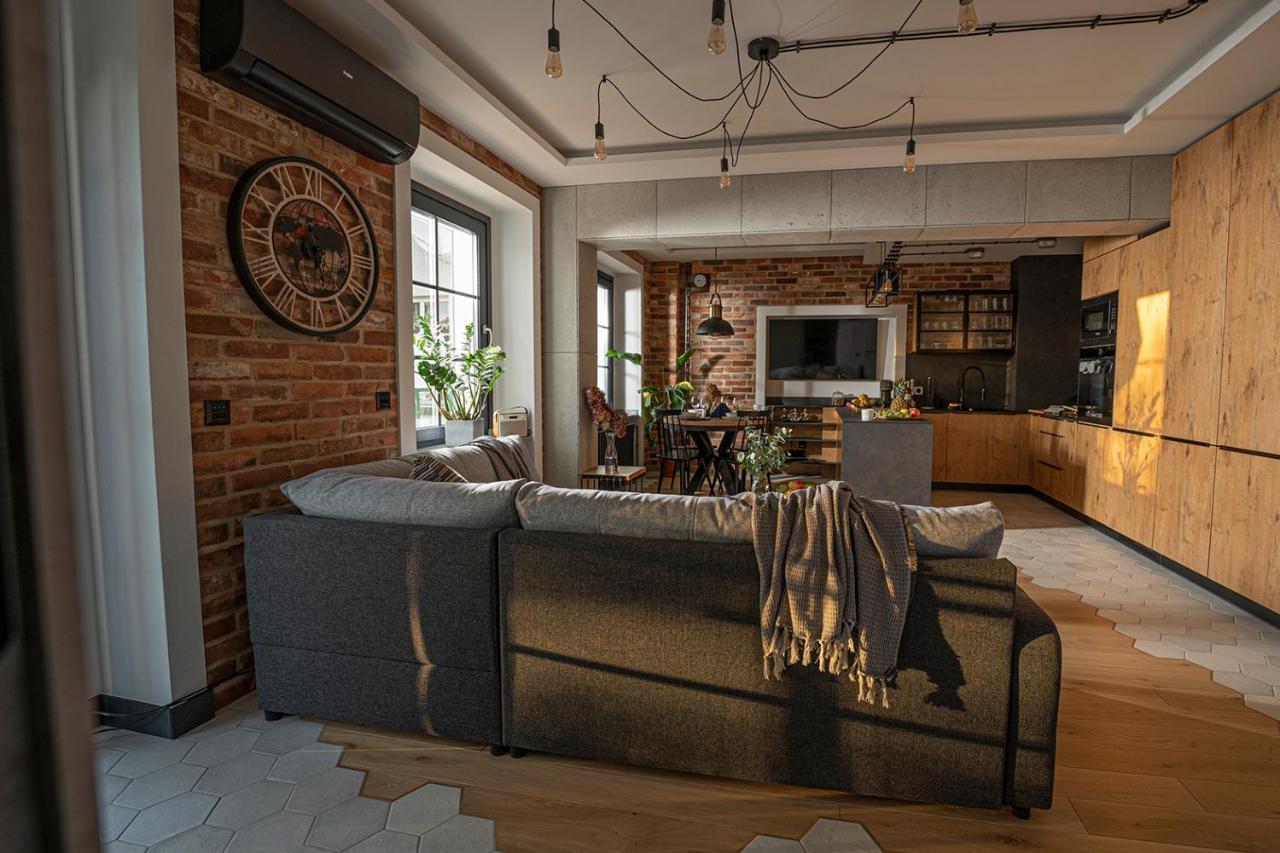 Apartment Industrial 