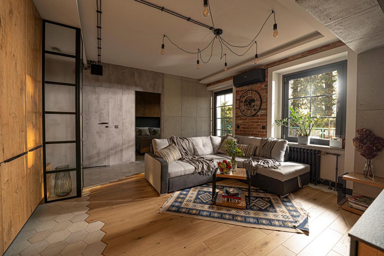 Apartment Industrial 